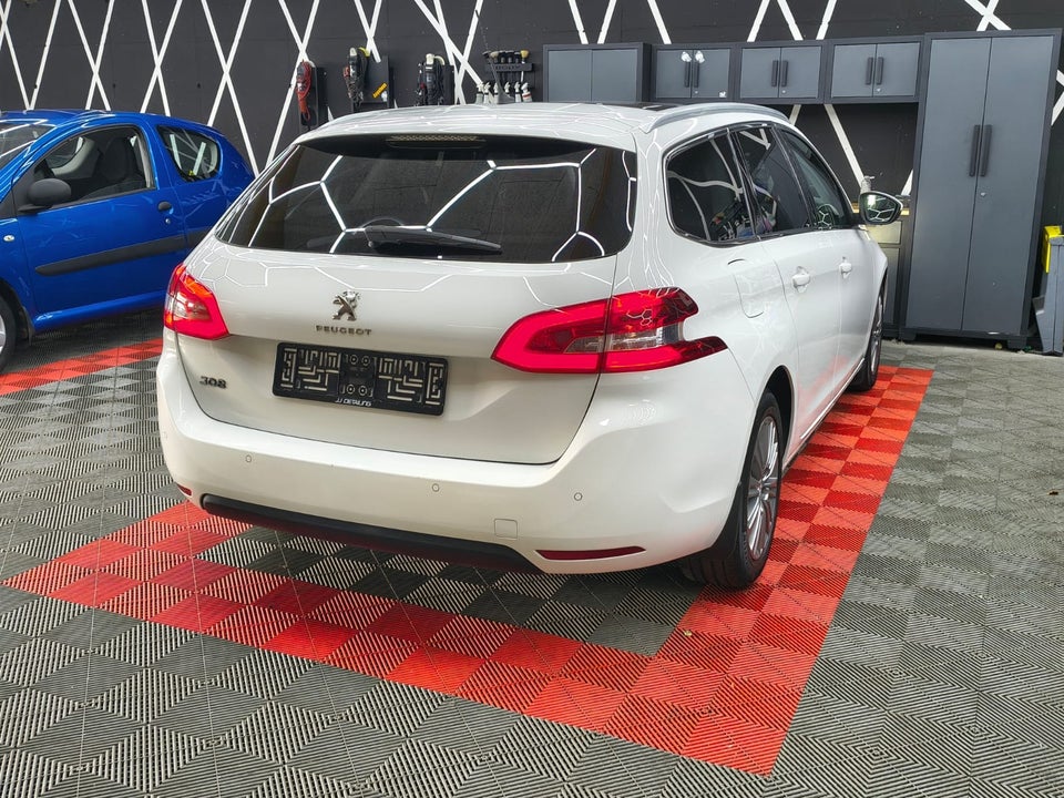 Peugeot 308 1,2 PureTech 130 Infinity SW 5d