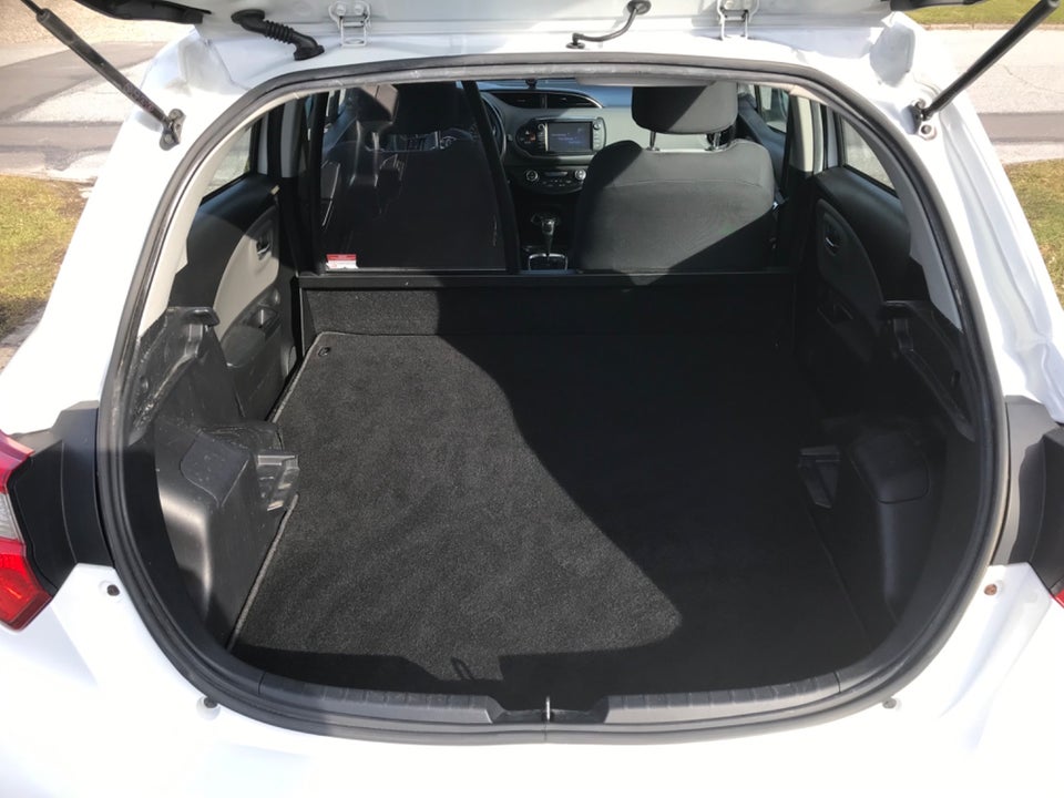 Toyota Yaris 1,5 Hybrid H2 e-CVT Van 5d