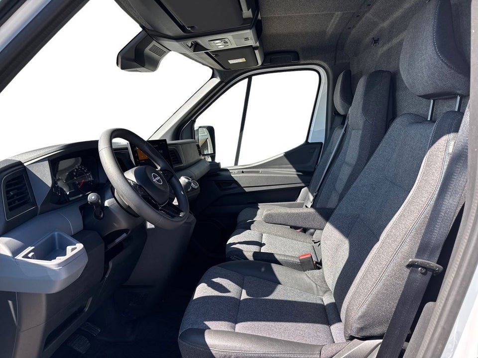 Nissan Interstar 2,3 dCi 150 L2H2 Tekna Van