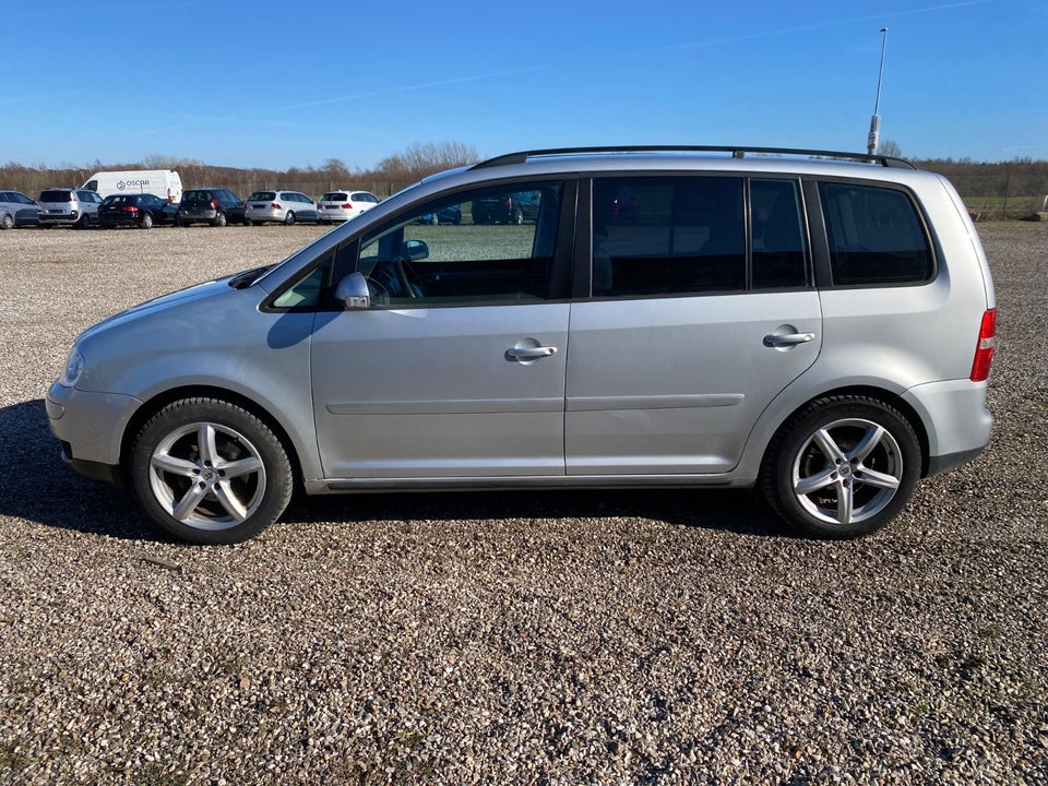 VW Touran 1,6 FSi 5d