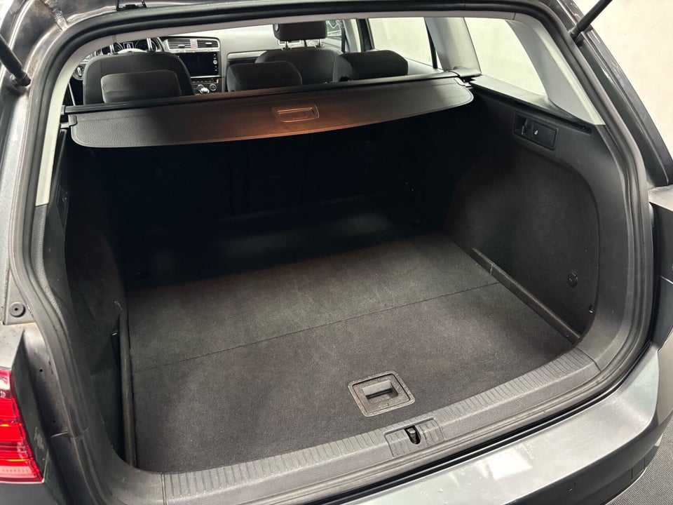 VW Golf VII 1,5 TSi 130 Comfortline Variant 5d