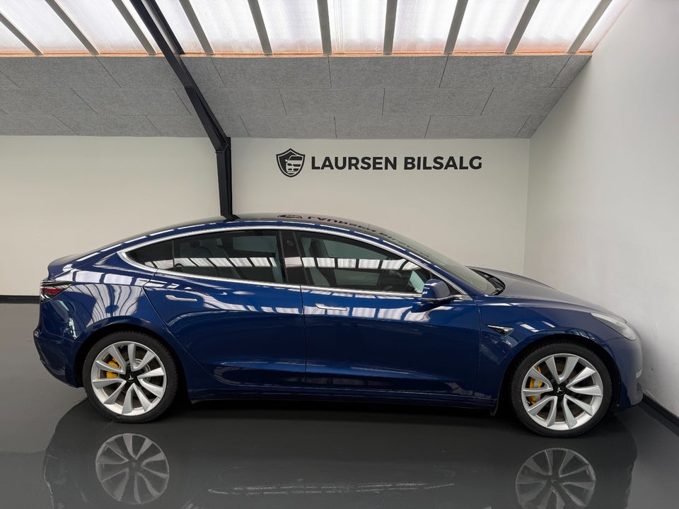 Tesla Model 3 Long Range AWD 4d