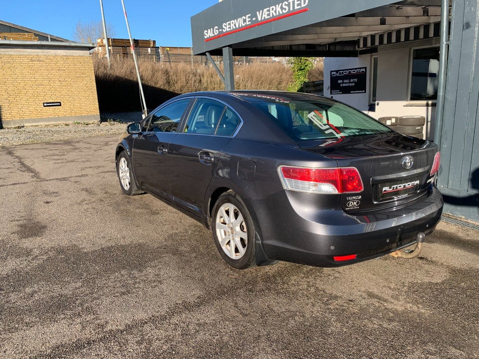 Toyota Avensis 2,0 VVT-i T3 stc. E-CVT 5d