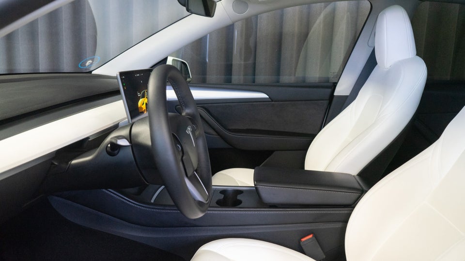 Tesla Model Y RWD 5d