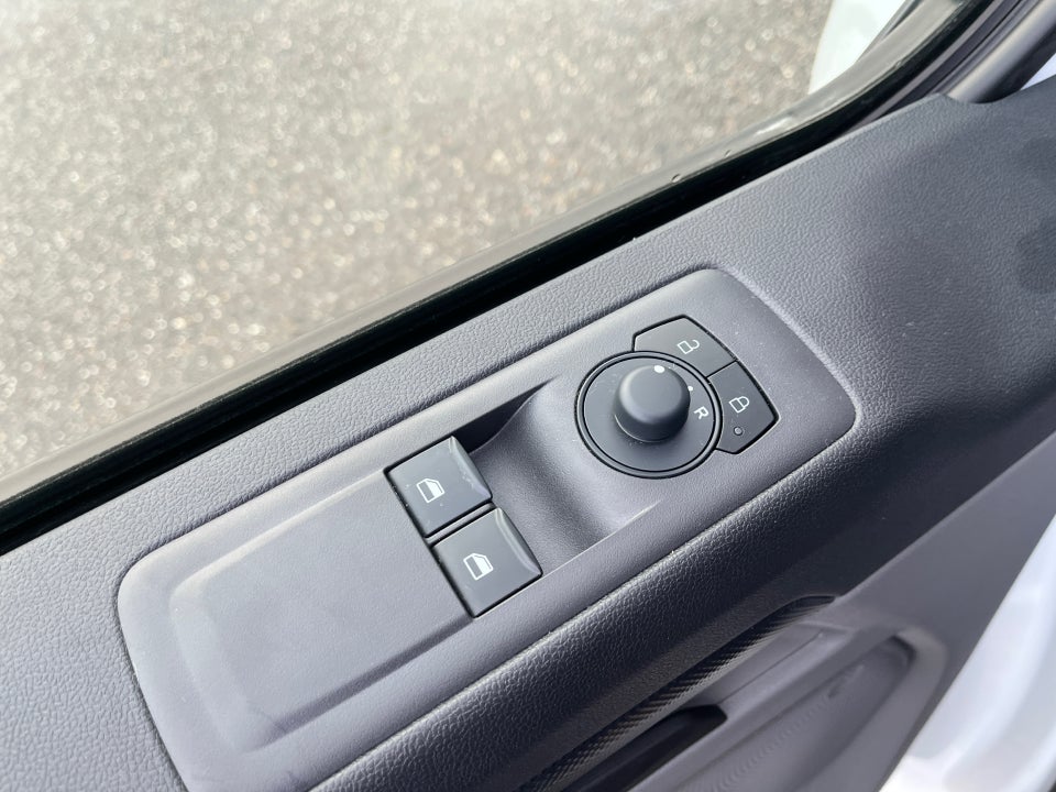 Ford E-Transit Custom 340L 64 Trend