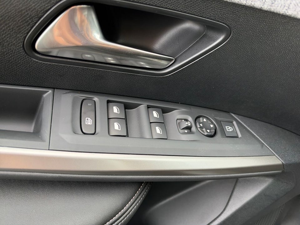 Peugeot e-3008 77 Allure 5d
