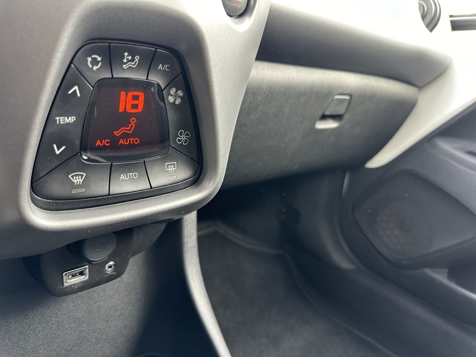 Toyota Aygo 1,0 VVT-i x-pression x-shift 5d