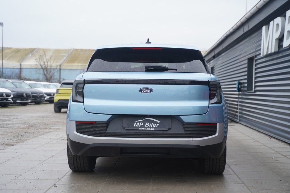 Ford Explorer 82 Select Extended Range 5d