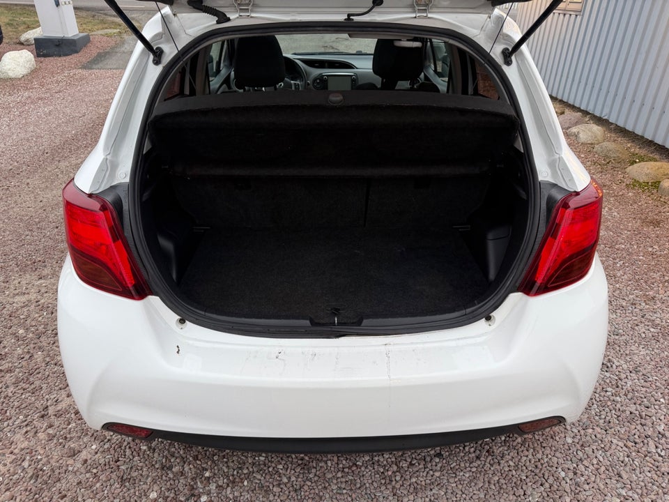 Toyota Yaris 1,3 VVT-i Skyview 5d