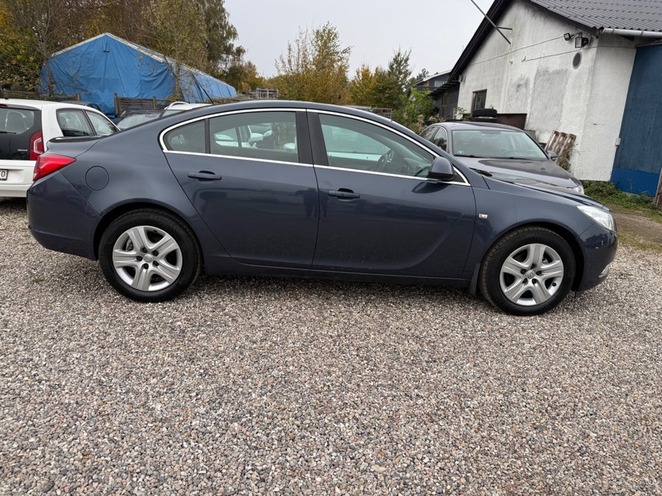 Opel Insignia 1,8 Edition 4d