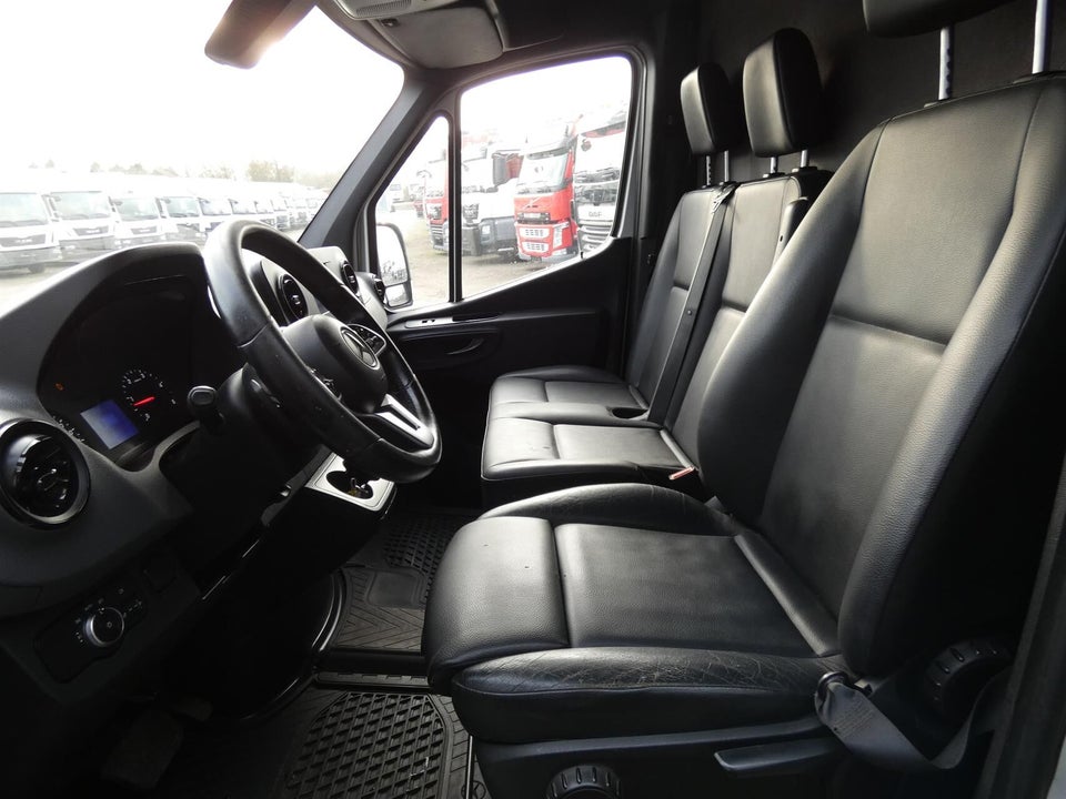 Mercedes Sprinter 319 3,0 CDi A2 Kassevogn aut. RWD