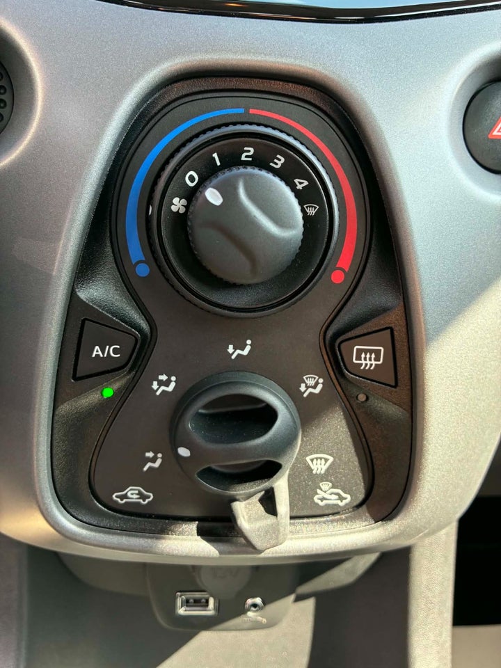 Toyota Aygo 1,0 VVT-i x-clusiv 5d