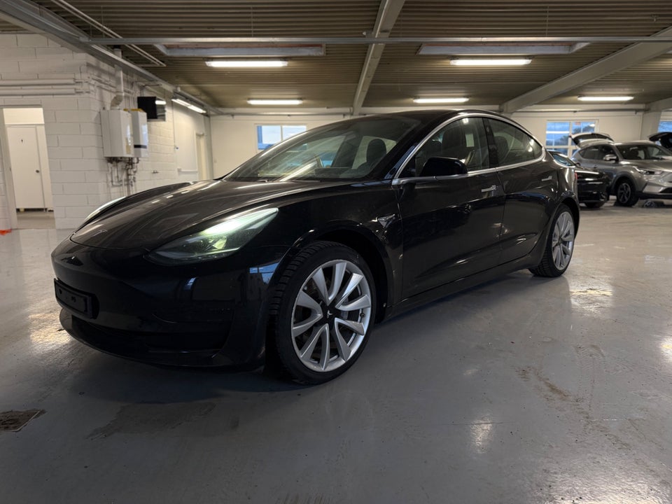 Tesla Model 3 Standard Range+ RWD 4d
