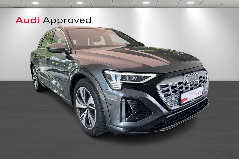 Audi Q8 e-tron 55 S-line quattro 5d