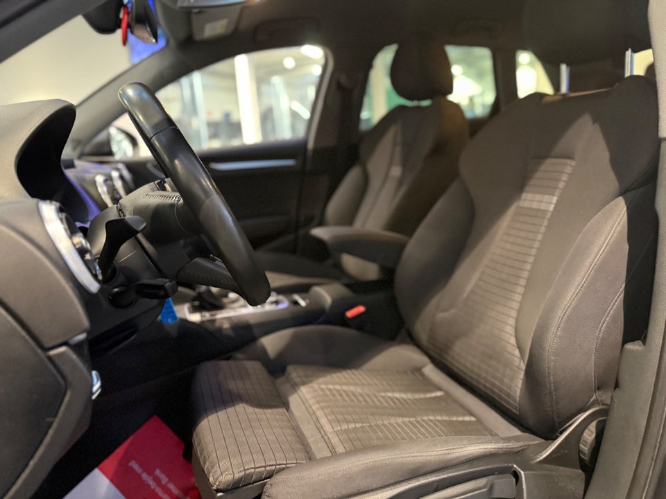 Audi A3 35 TFSi Sport Sportback S-tr. 5d