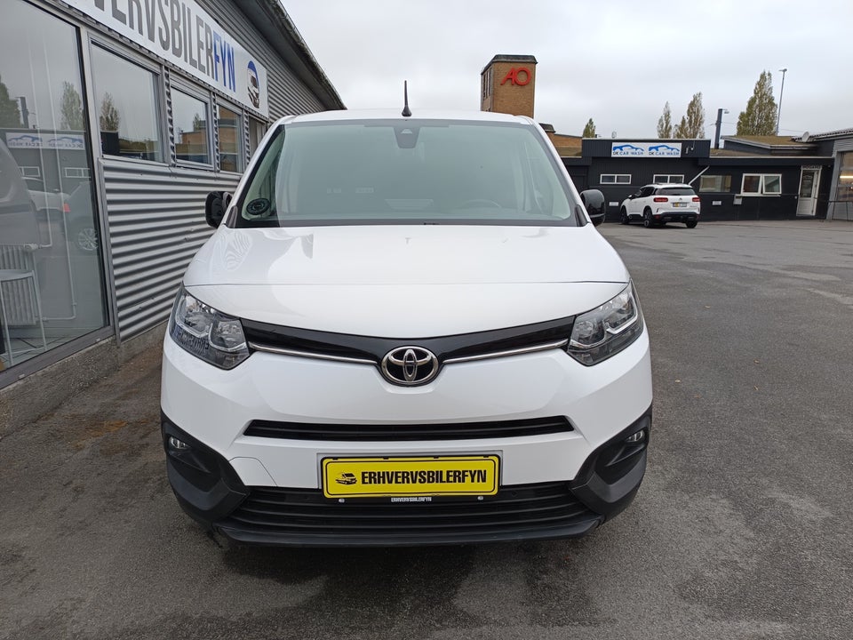 Toyota ProAce City 1,5 D 102 Medium Comfort 4d