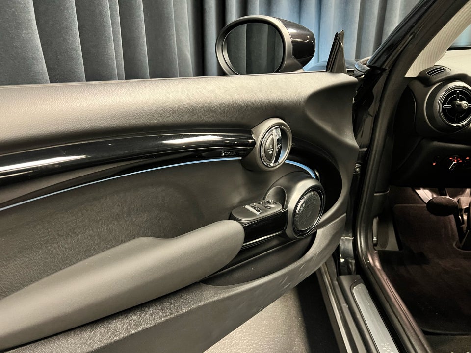 MINI Cooper SE Classic Trim 3d