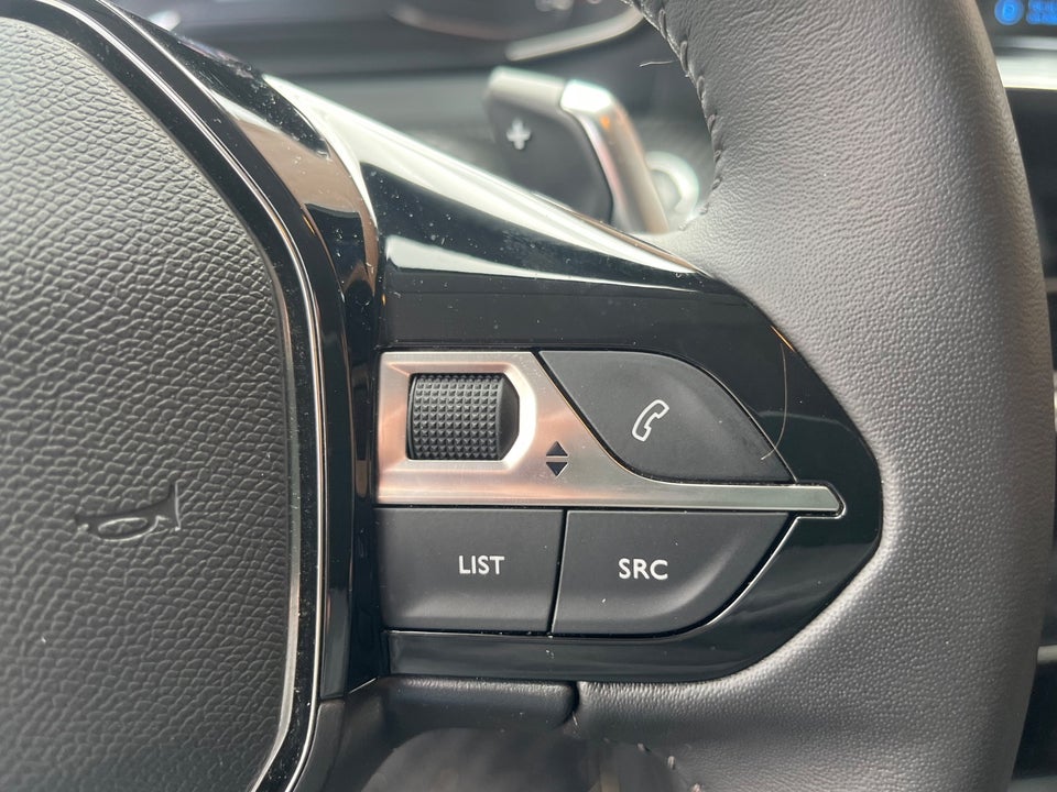 Peugeot 208 1,2 PureTech 100 Allure EAT8 5d