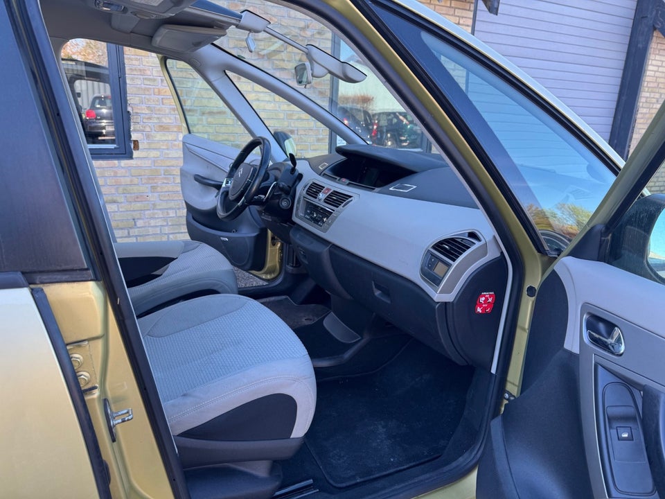 Citroën Grand C4 Picasso 2,0 HDi 138 Exclusive E6G 7prs 5d
