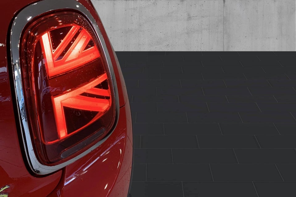 MINI Cooper SE Essential 3d