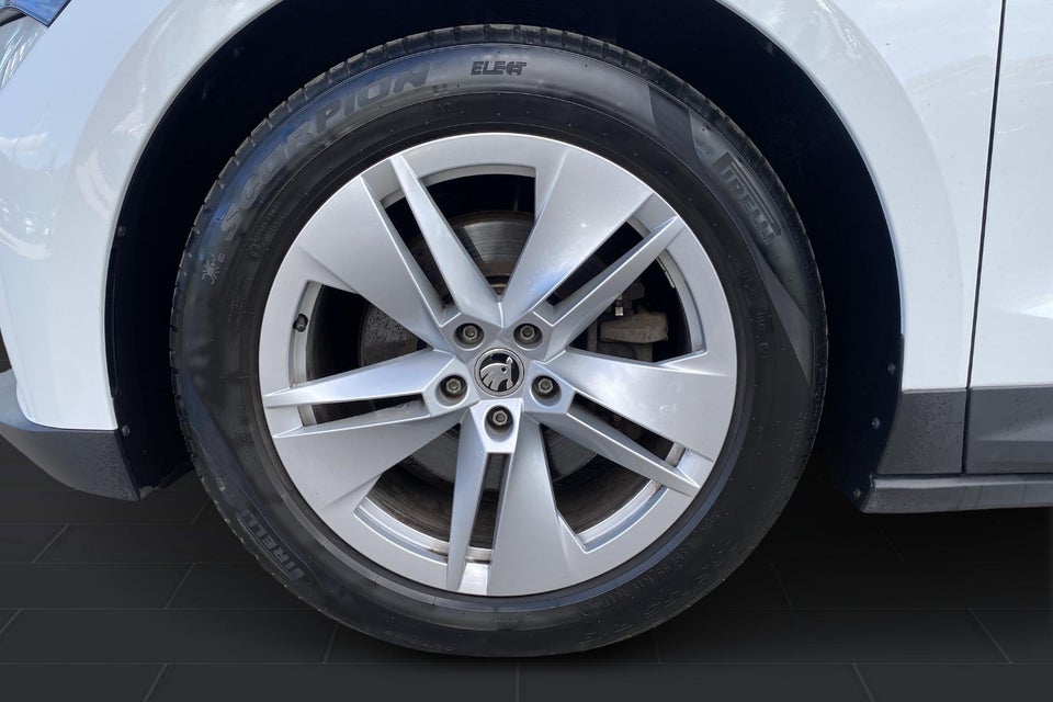 Skoda Enyaq 60 iV Loft 5d