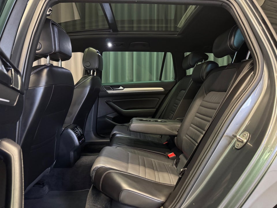 VW Passat 2,0 TDi 240 R-line Variant DSG 4Motion 5d