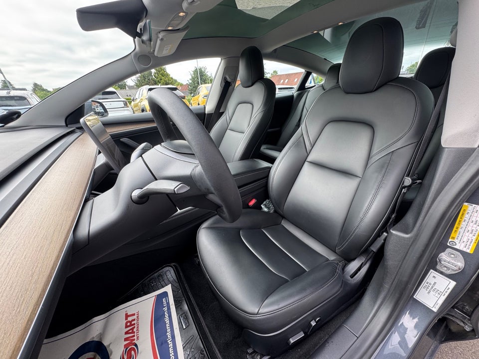 Tesla Model 3 Standard Range+ RWD 4d