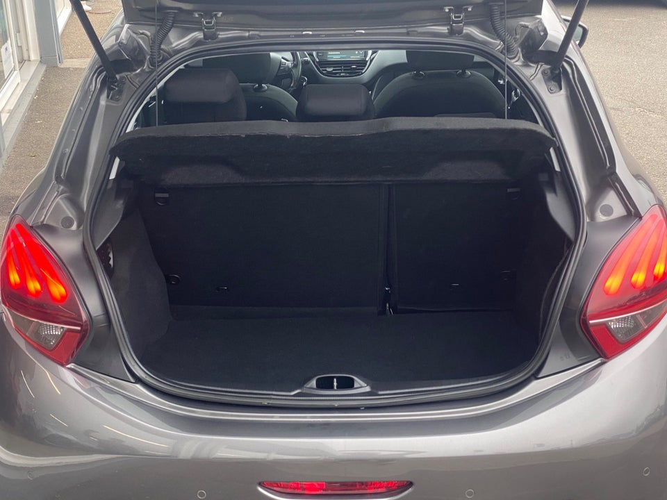 Peugeot 208 1,5 BlueHDi 100 Prestige Sky 5d