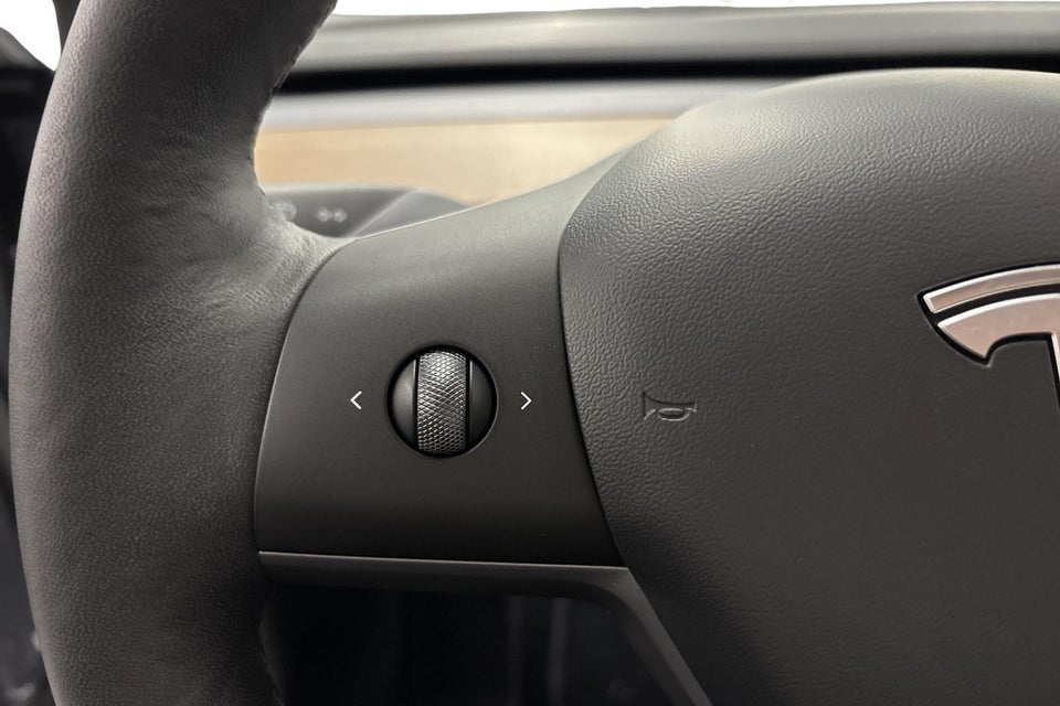 Tesla Model 3 Long Range AWD 4d