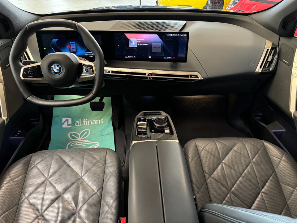 BMW iX xDrive40 Fully Charged 5d