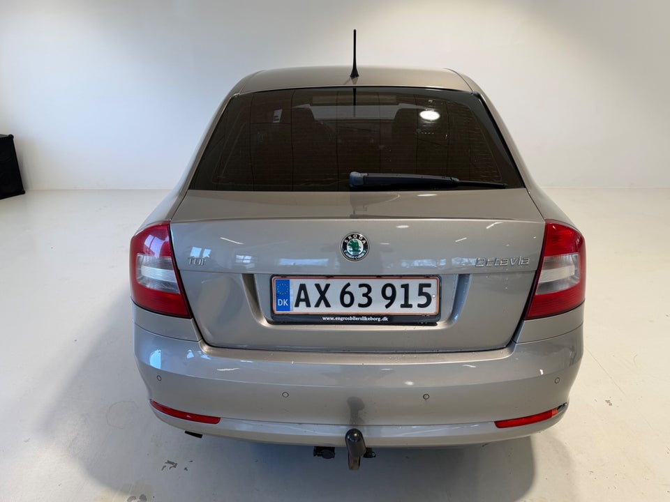 Skoda Octavia 1,6 TDi 105 Elegance 5d
