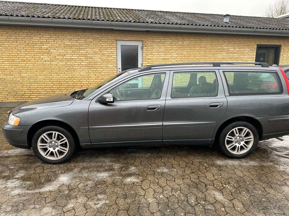 Volvo V70 2,4 140 Momentum 5d