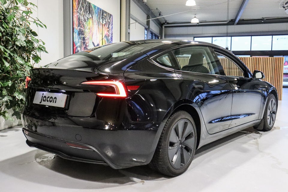 Tesla Model 3 RWD 4d