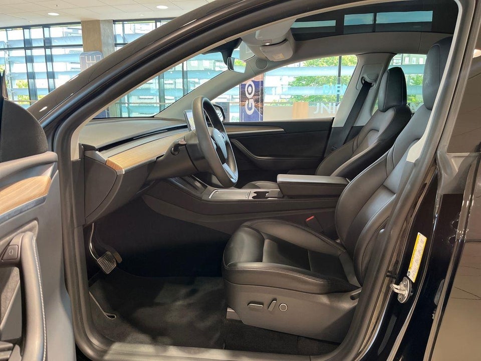 Tesla Model Y Long Range AWD 5d