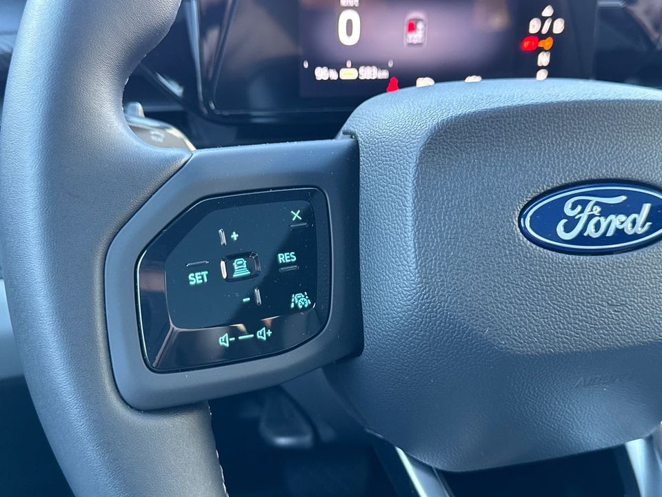 Ford Explorer 77 Premium Extended Range 5d