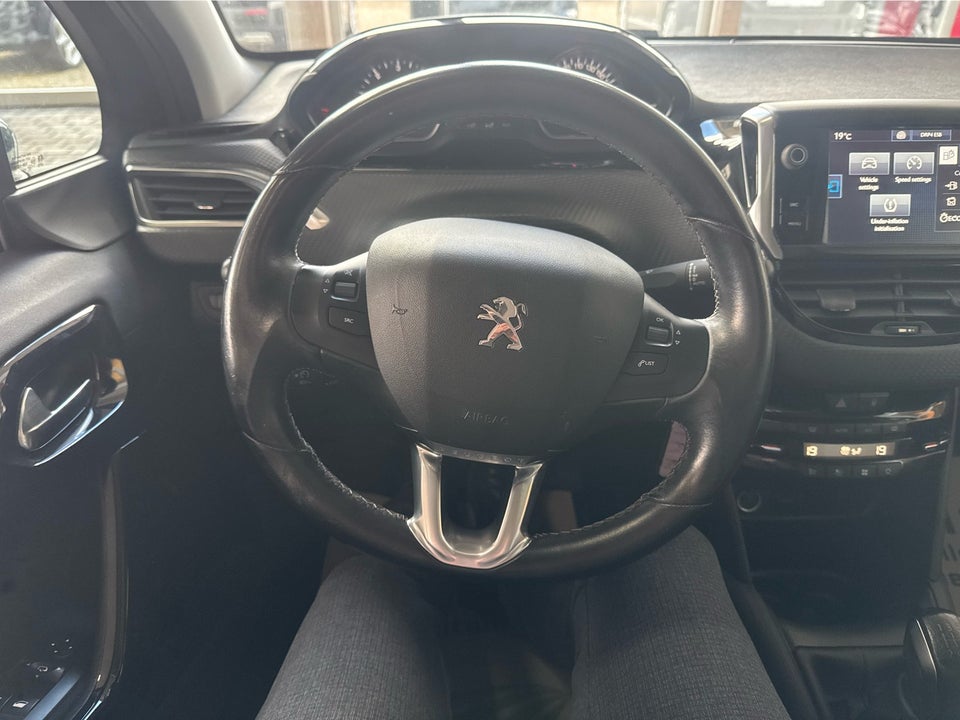 Peugeot 208 1,6 BlueHDi 100 Chili Sky+ 5d