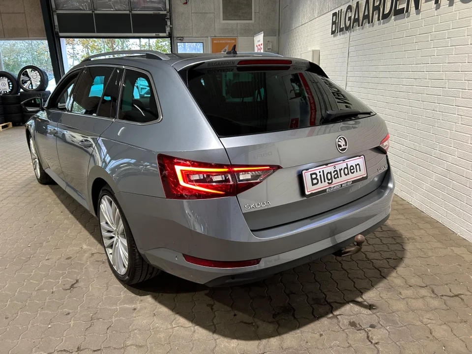 Skoda Superb 2,0 TDi 150 Style Combi DSG 5d