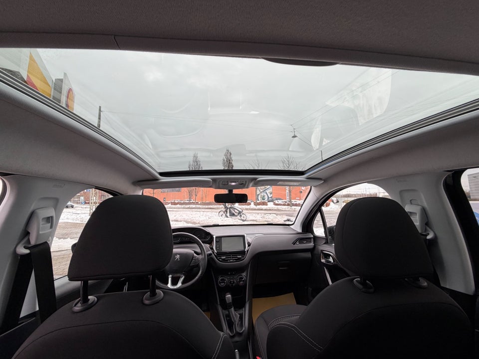 Peugeot 208 1,6 BlueHDi 100 Chili Sky 5d