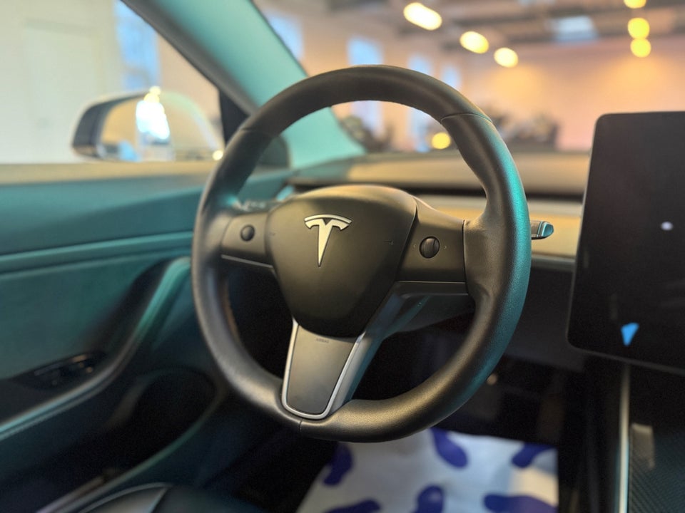 Tesla Model 3 Long Range AWD 4d