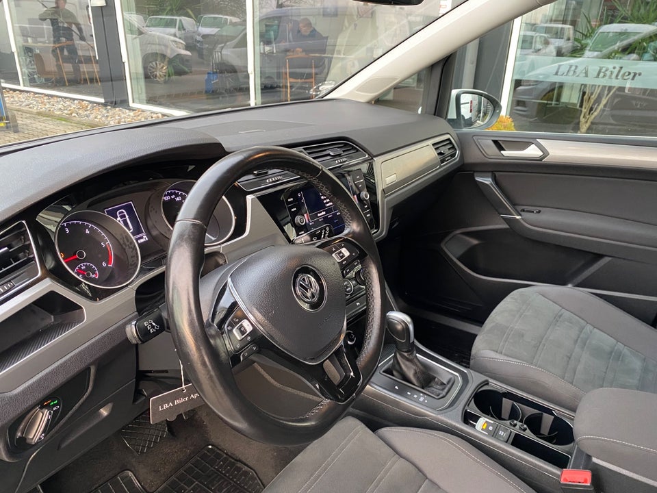 VW Touran 2,0 TDi 115 Comfortline DSG Van 5d