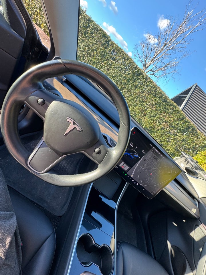 Tesla Model 3 Long Range AWD 4d