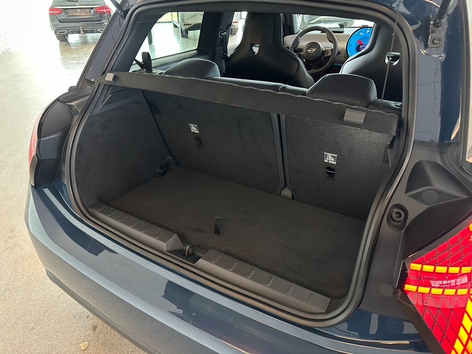 MINI Cooper SE Favoured Trim XL 3d