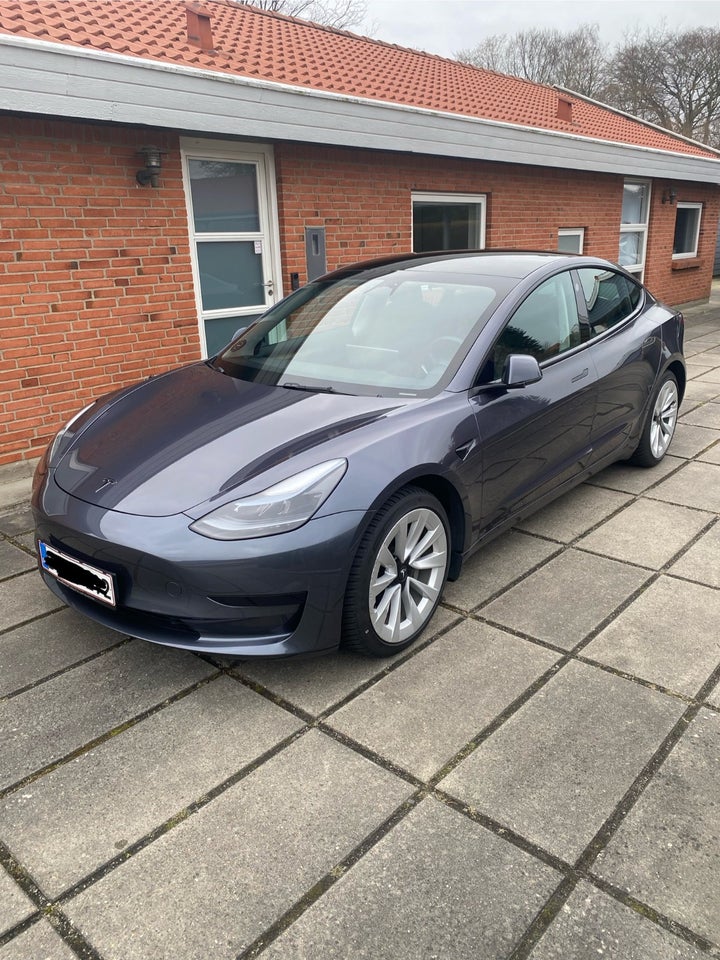 Tesla Model 3 Standard Range+ RWD 4d
