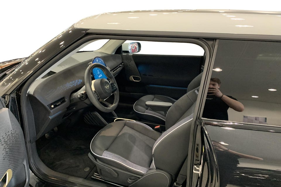 MINI Cooper SE Classic Trim 3d