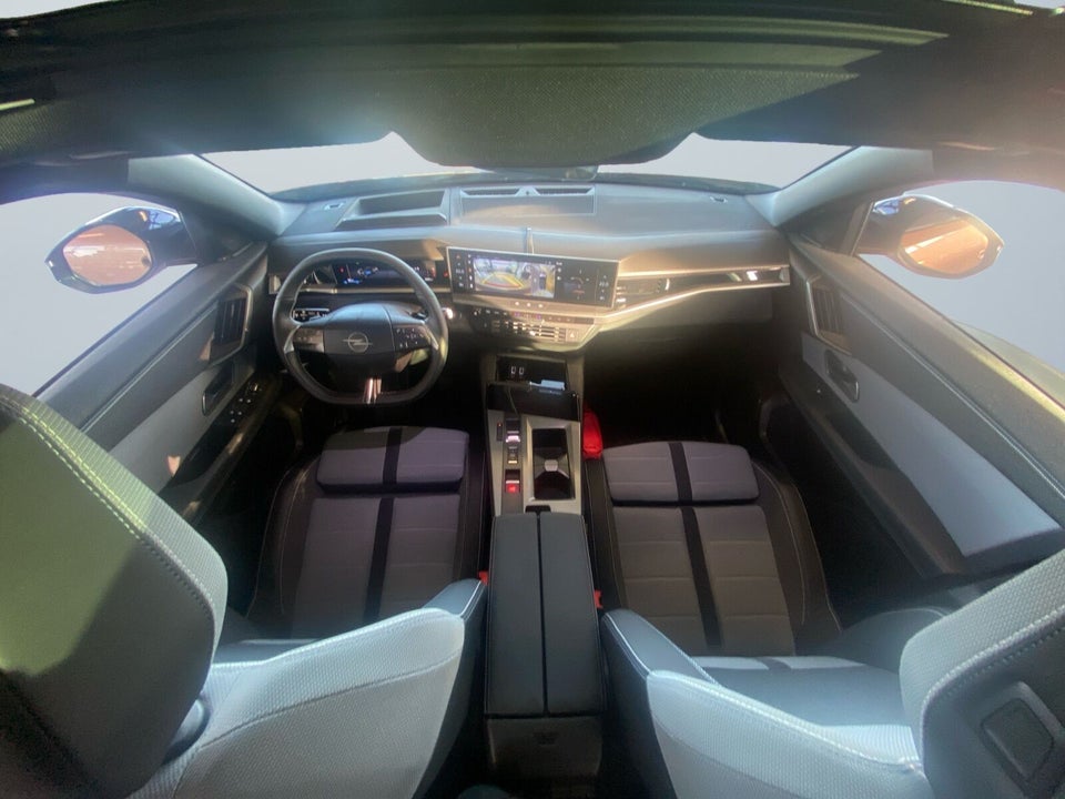 Opel Grandland-e 73 GS Sky 5d