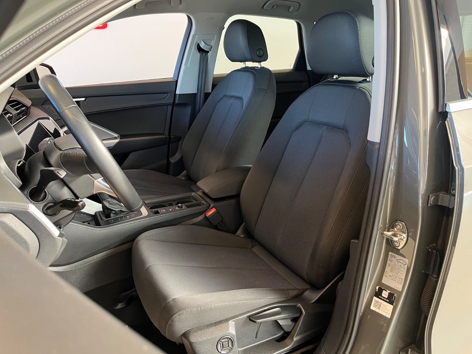 Audi Q3 45 TFSi e Attitude plus S-tr. 5d