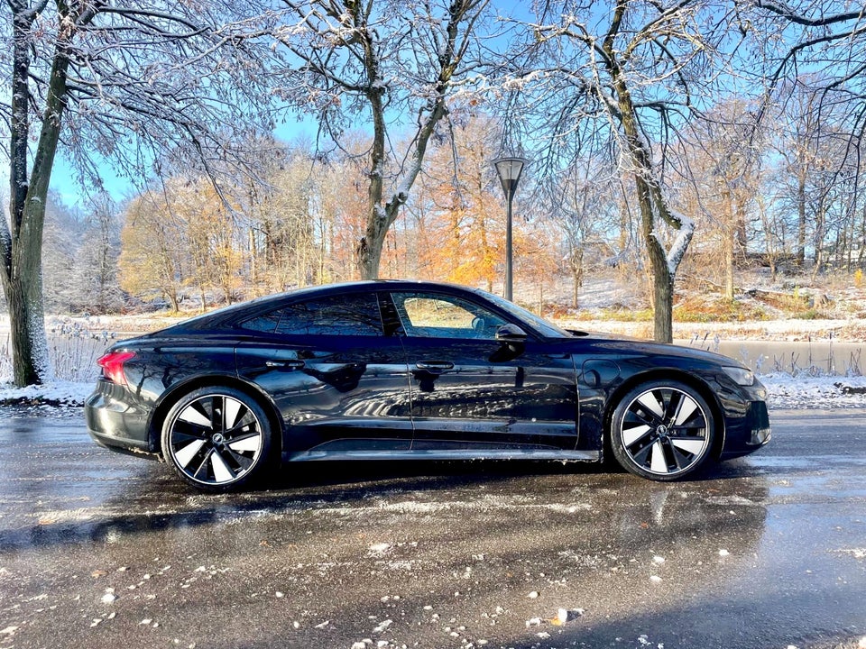 Audi e-tron GT quattro 4d