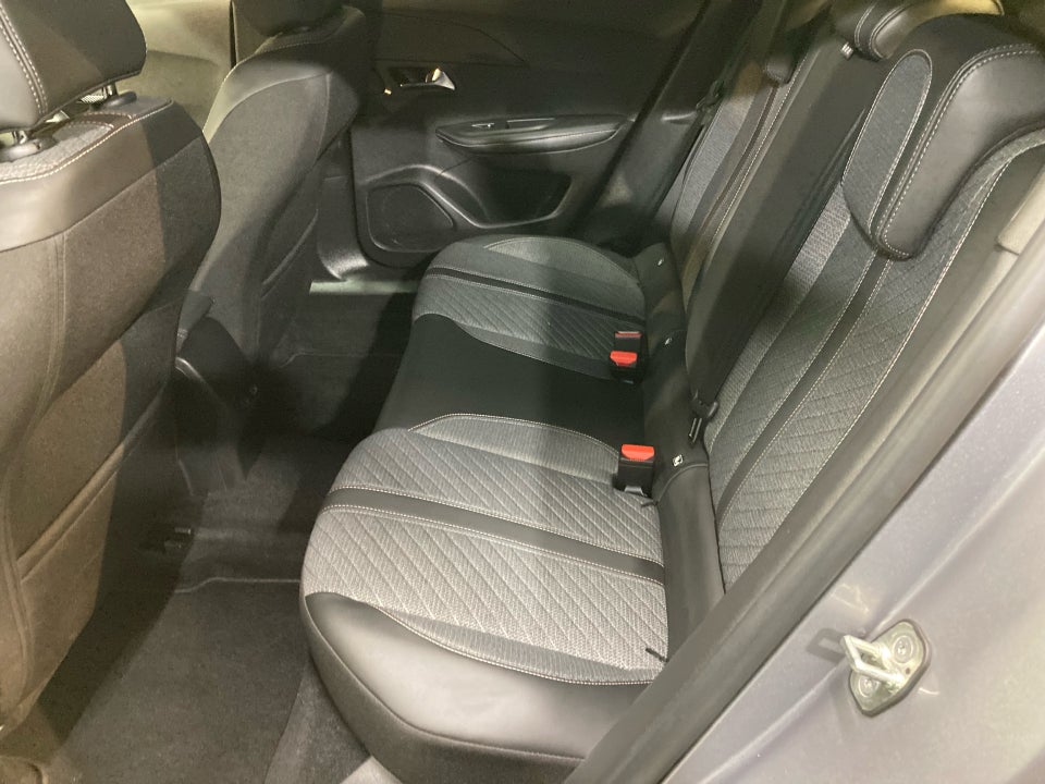 Peugeot 2008 1,2 PureTech 130 Allure EAT8 5d