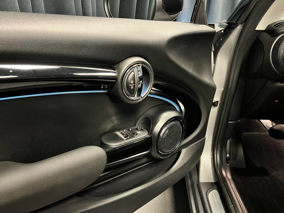 MINI Cooper SE Classic Trim 3d