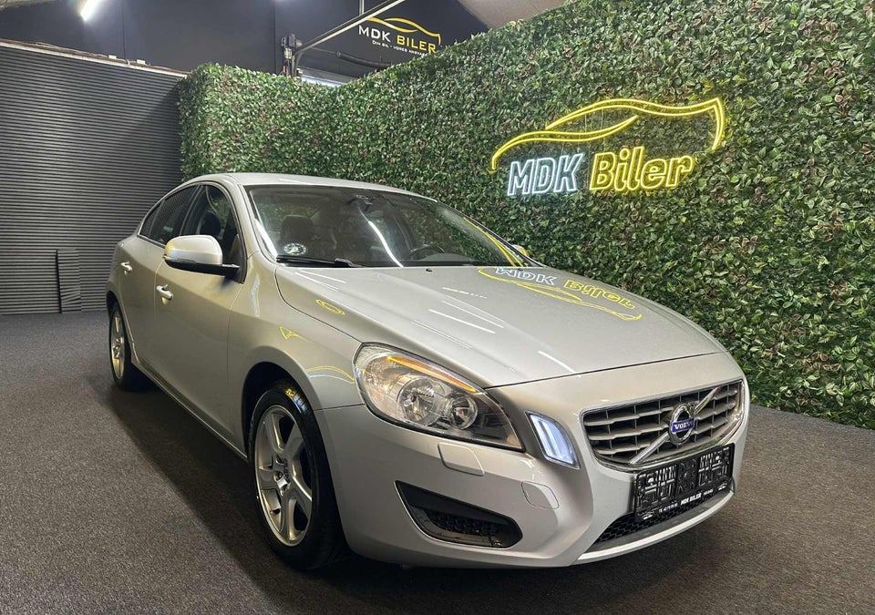 Volvo S60 1,6 T3 150 Kinetic 4d